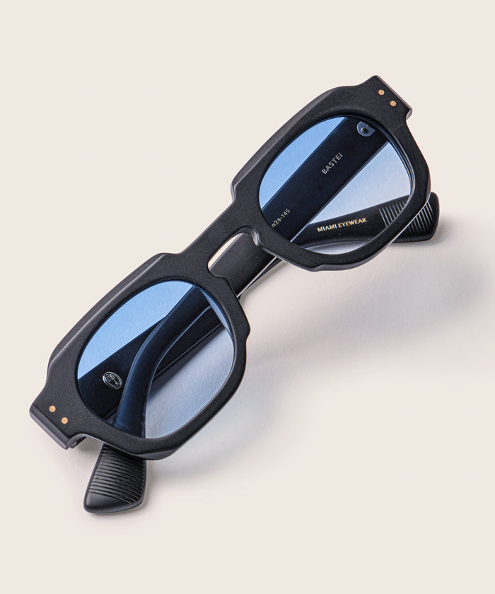 Johann Wolff Bastei Matte Black Sky Sunglasses #color_matte-black-sky