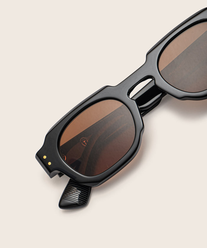 Johann Wolff Bastei Black Sunglasses #color_black