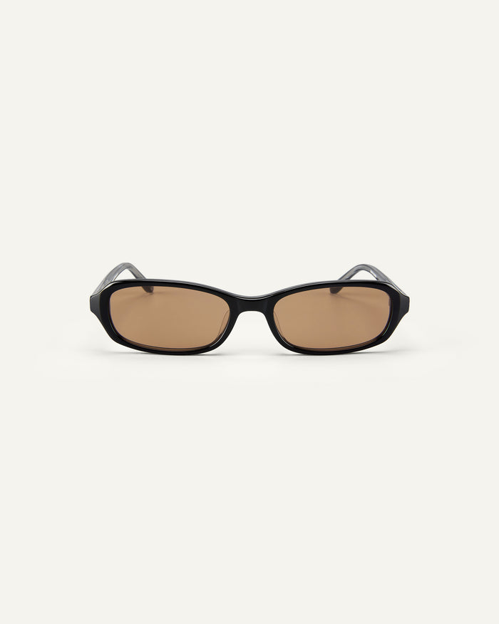 Face shot of Bonnie Clyde Blondie sunglasses in black with brown lenses.