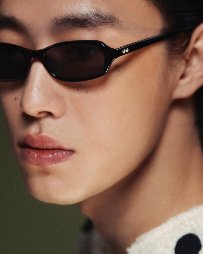 Side shot of Bonnie Clyde Blondie sunglasses in black with black lenses.