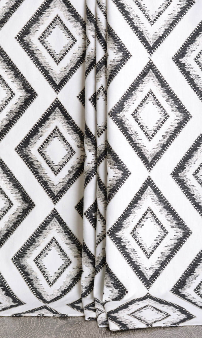 Geometric Patterned Drapes for Living, Bedroom, Kitchen, Bathroom (White/ Black)