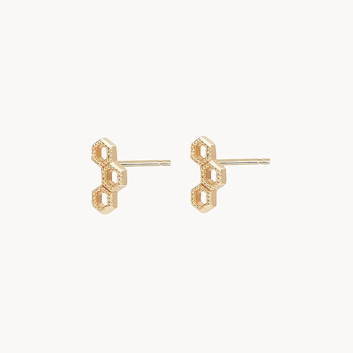 Honeycomb Earring in 14k yellow gold, alternate angle detail view
