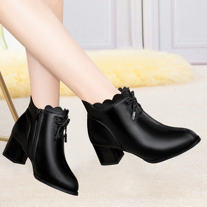 Plus Size Women's Velvet-Lined Soft Leather Short Boots