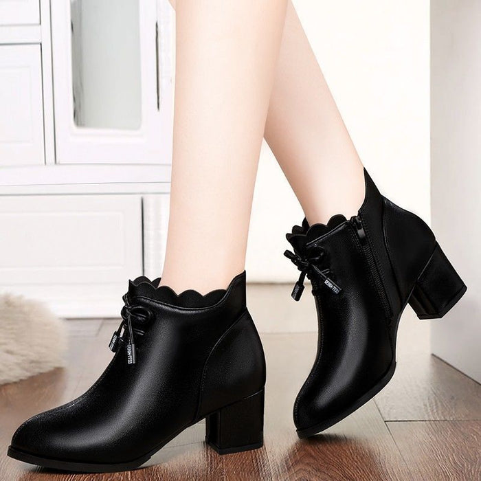 Plus Size Women's Velvet-Lined Soft Leather Short Boots