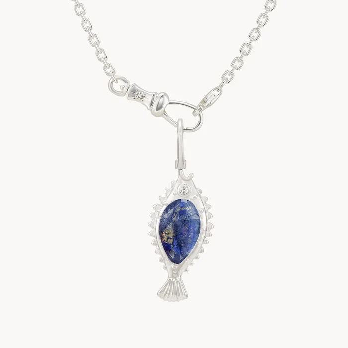poisson de liberté lapis lazuli fish silver necklace charm on white background