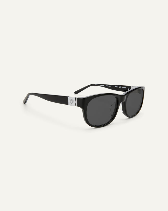Quarter shot of Bonnie Clyde Valentine sunglasses in black with black lenses.