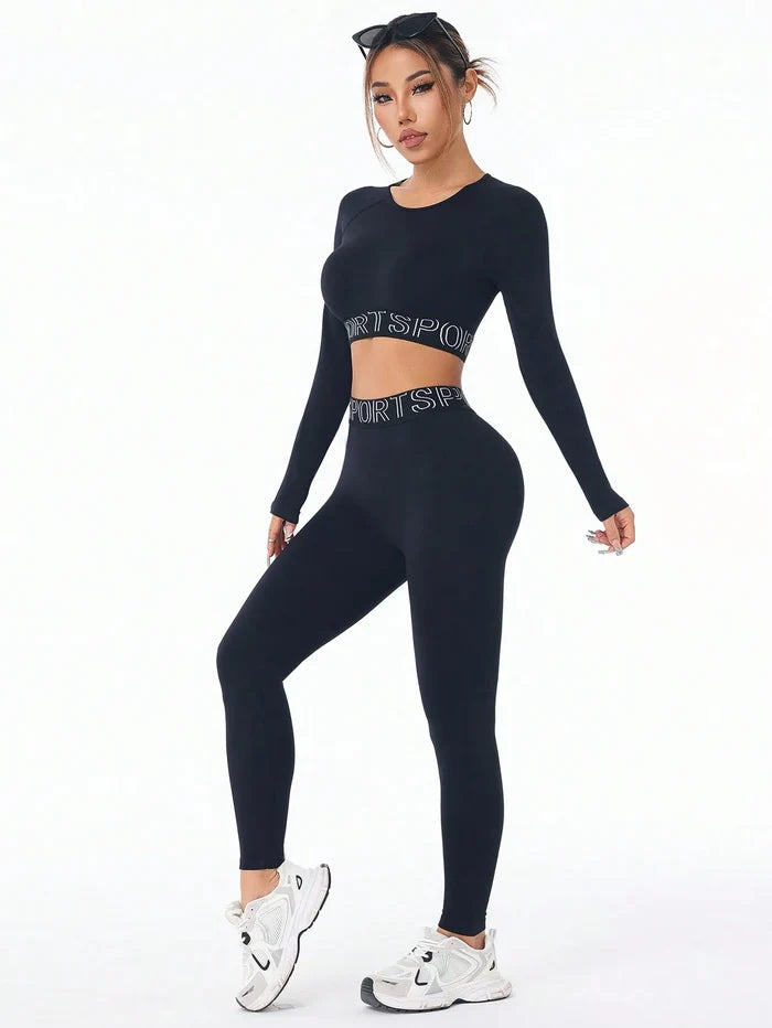 Women's 2-Piece Seamless Workout Set – Scrunch Leggings & Long Sleeve Crop Top.
