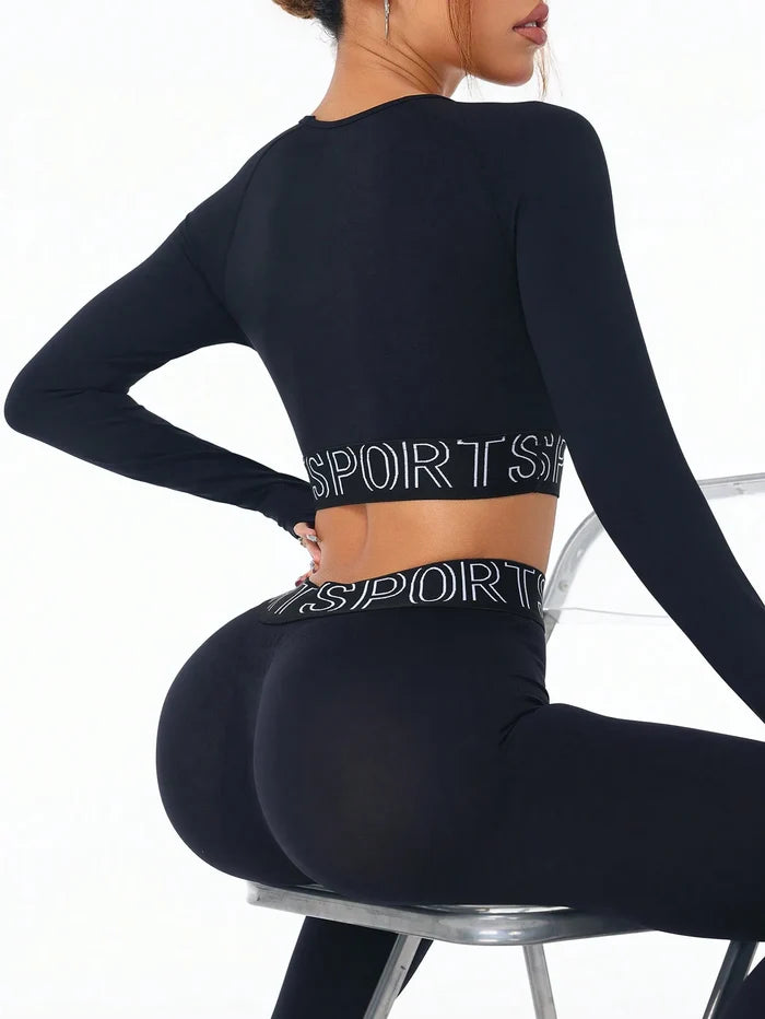 Women's 2-Piece Seamless Workout Set – Scrunch Leggings & Long Sleeve Crop Top.