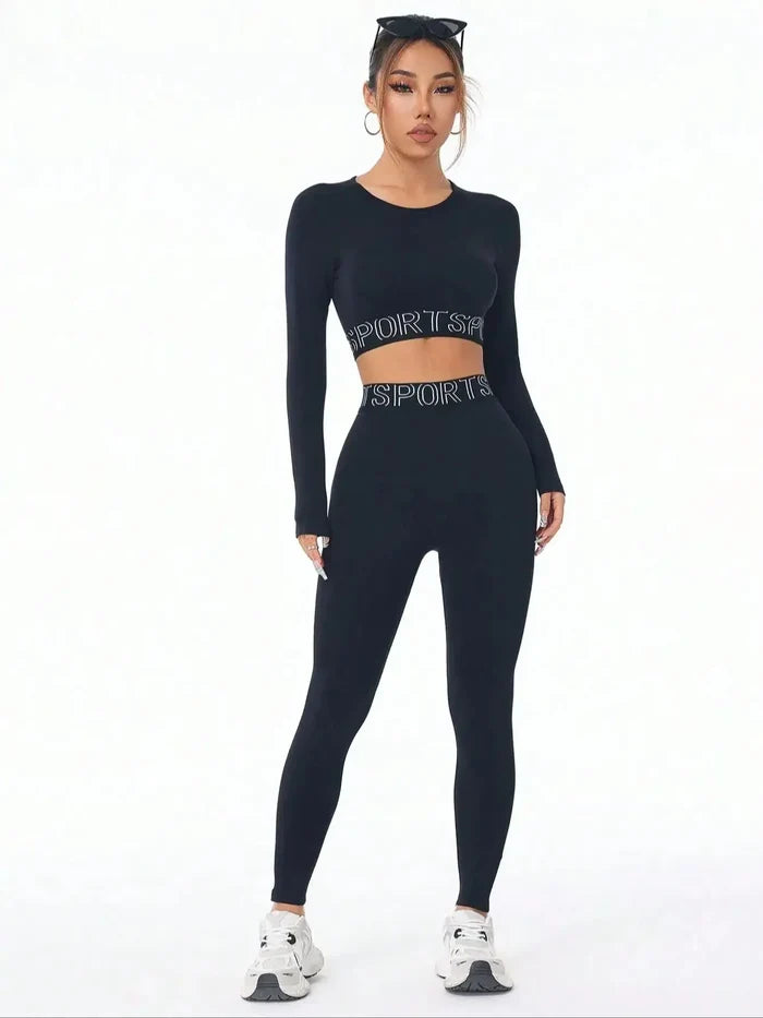 Women's 2-Piece Seamless Workout Set – Scrunch Leggings & Long Sleeve Crop Top.